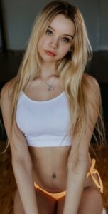yatak odasında Denizli escort erkeğini mutlu ediyor